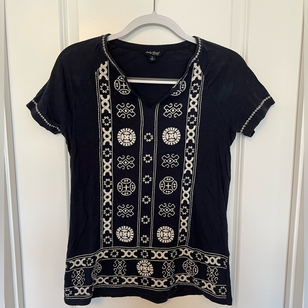 Lucky Brand Navy top with white embroidery Size S